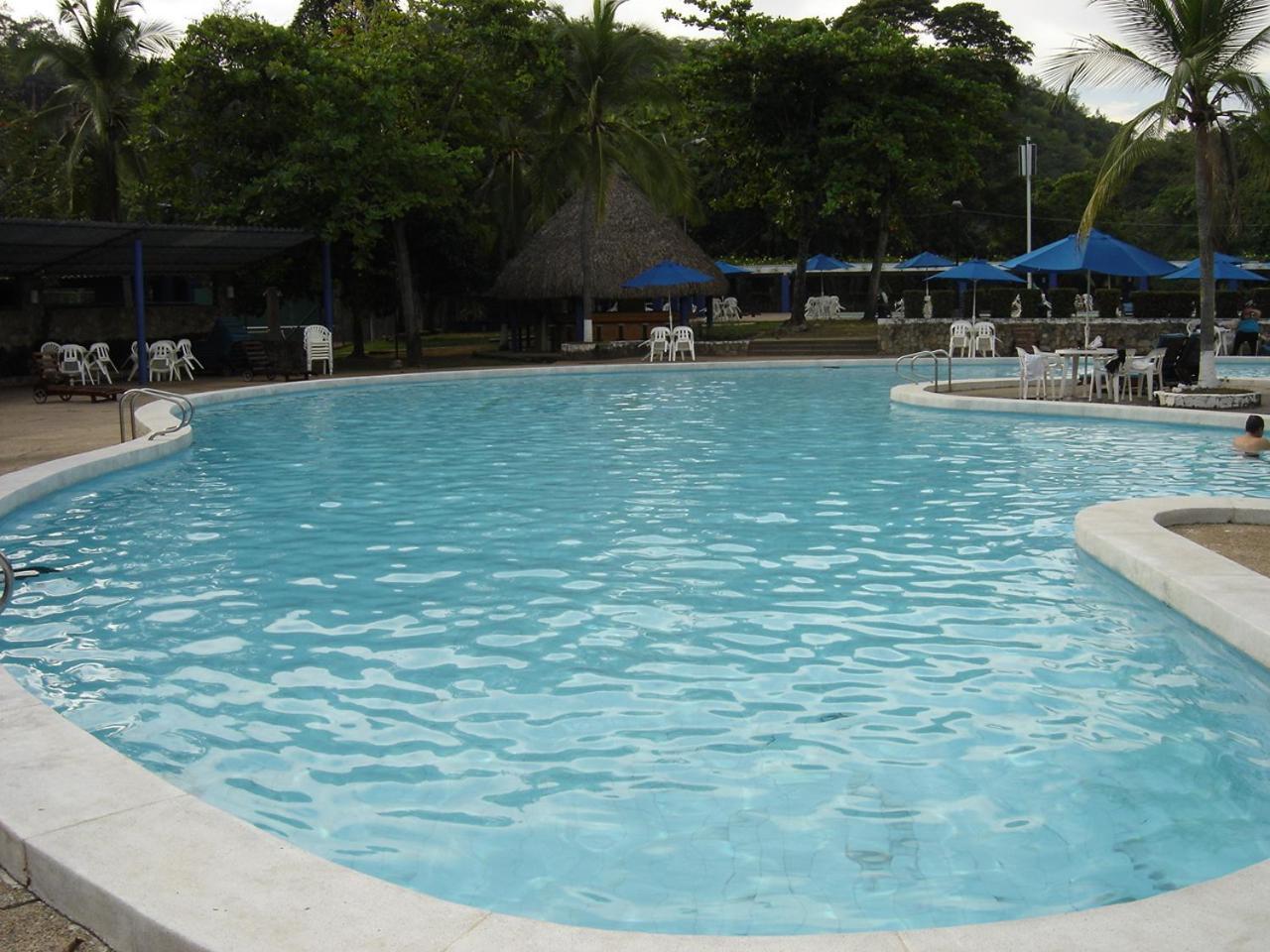 Hotel Guadaira Resort Мельгар Экстерьер фото
